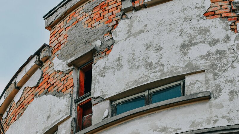 Forensic investigation of concrete cracking in Florida coastal buildings