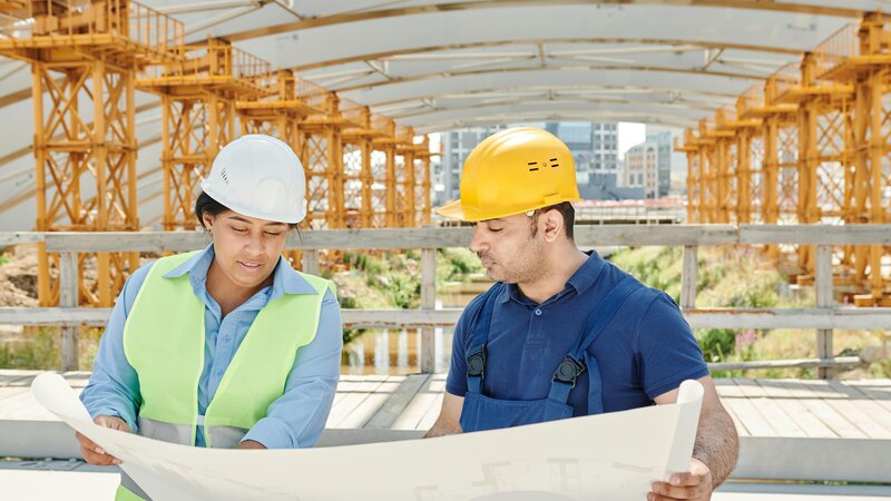 Structural engineering consultation during Florida building project management