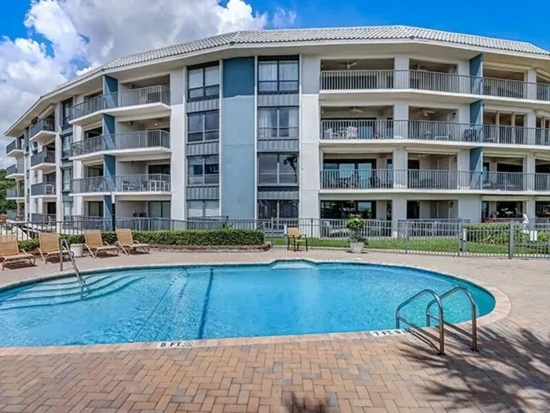Pelicans Condominiums